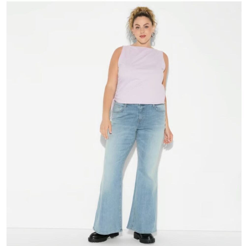 Wild Fable Women’s Mid-Rise Curvy Flare Jeans Light Wash Size 14 32” High Stretc